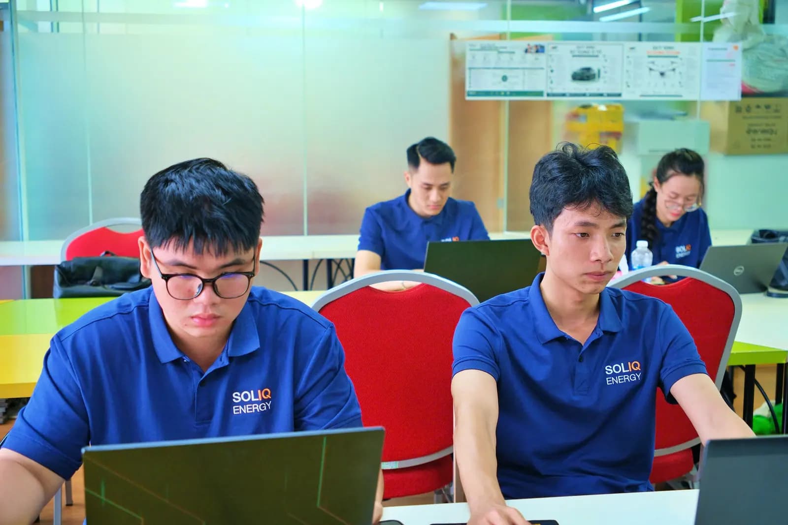 Hình ảnh thực tế đội ngũ SOLIQ tại hiện trường 13